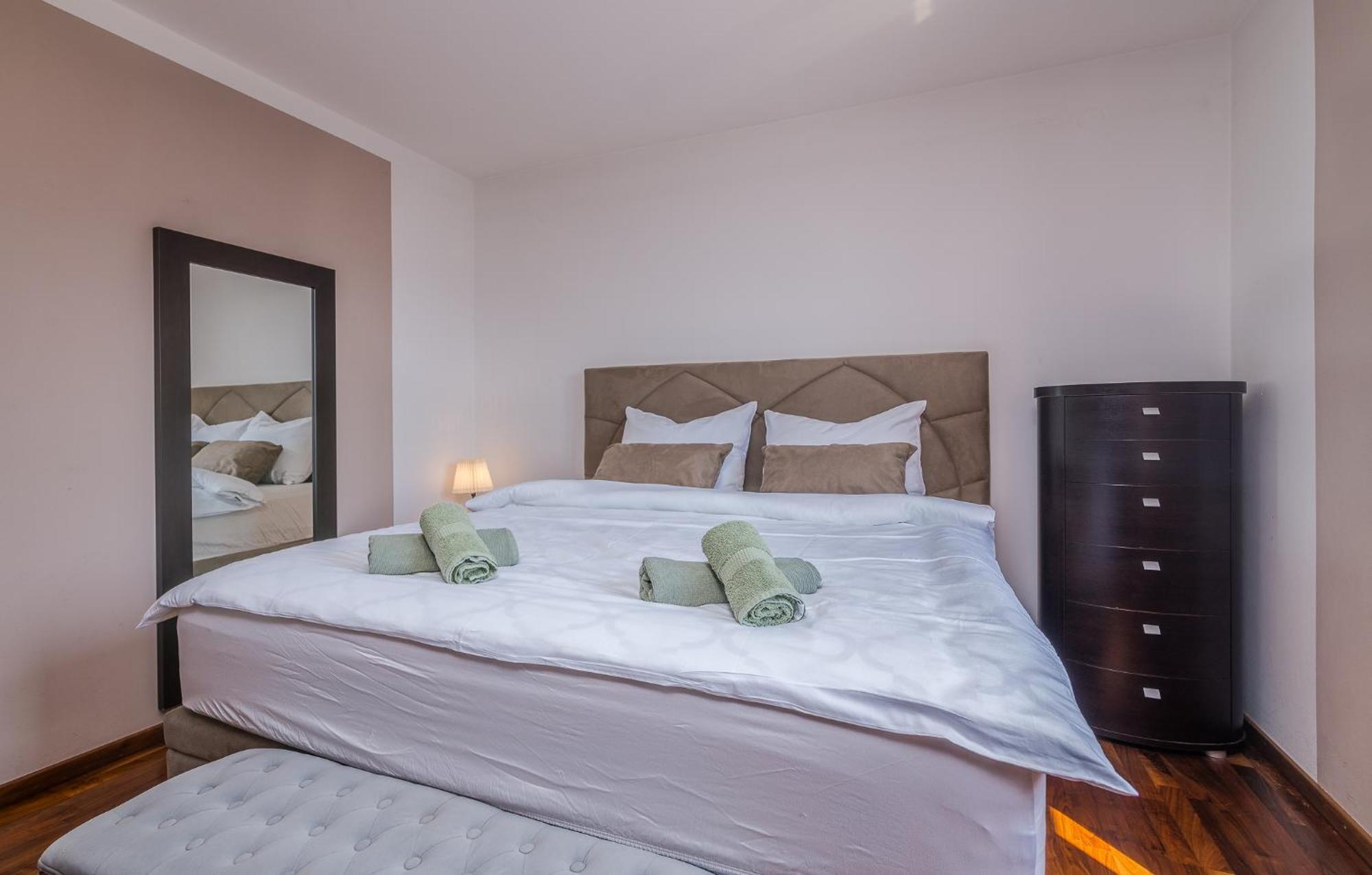 קרק Apartments Stella & Luna מראה חיצוני תמונה