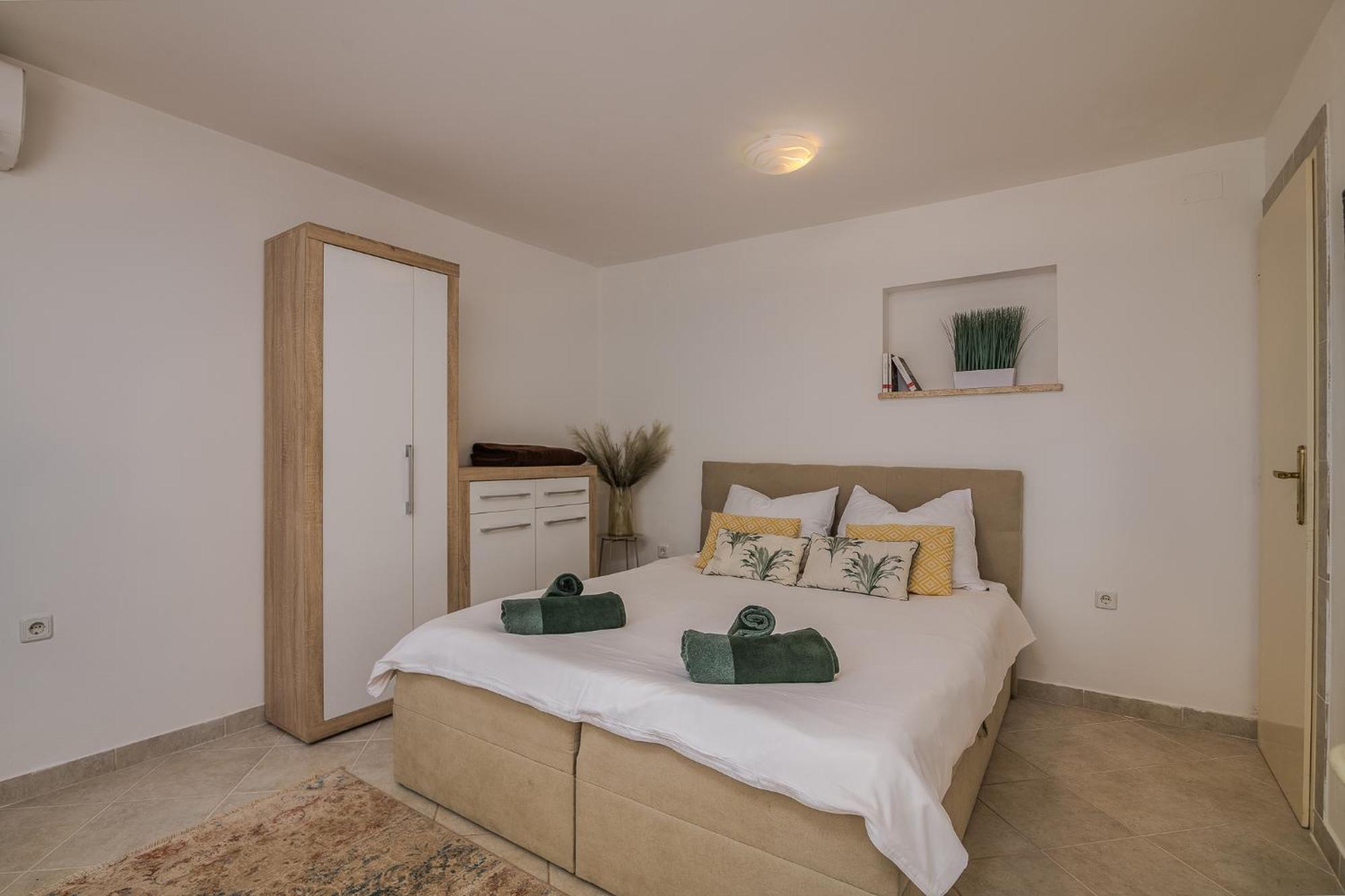 קרק Apartments Stella & Luna מראה חיצוני תמונה